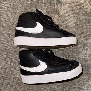 Nike Kids Black and White Sneakers